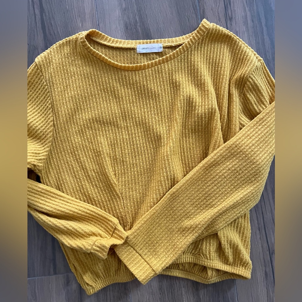 Sweet Lilac Women's Yellow Sweater Size M